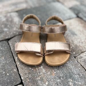 Tip Toey Joey Rose Gold Neutral Girls sandal Toddler size 9 - Good condition
